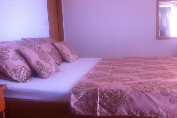 Room 14 of 33