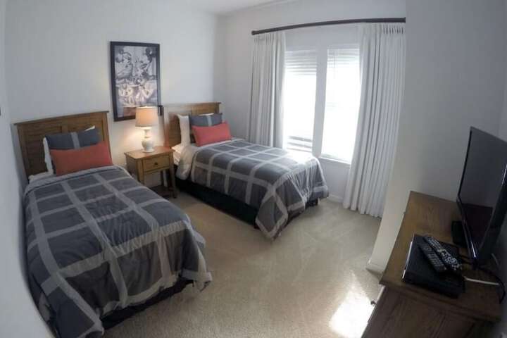 Room 7 of 25