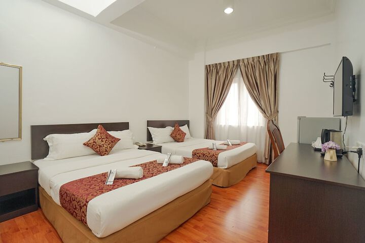 Room 16 of 38