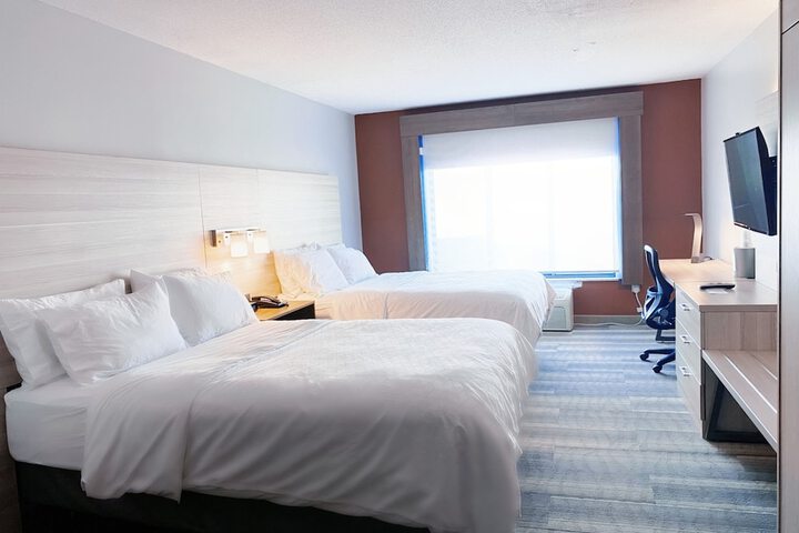 1 King Bed Suite (1 of 24)