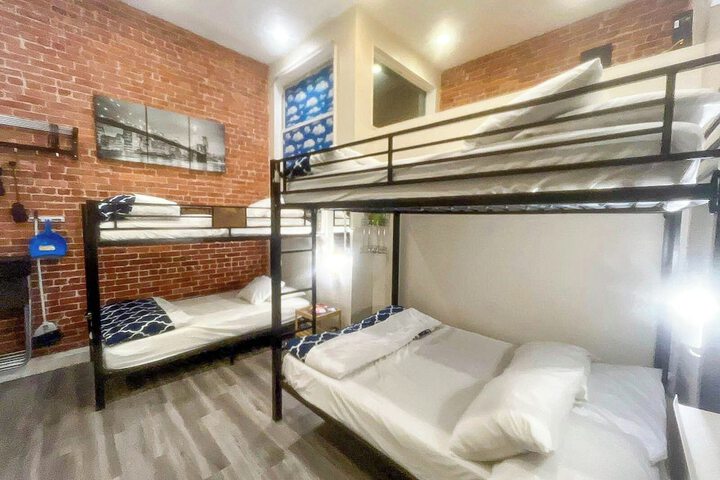 Room 17 of 268