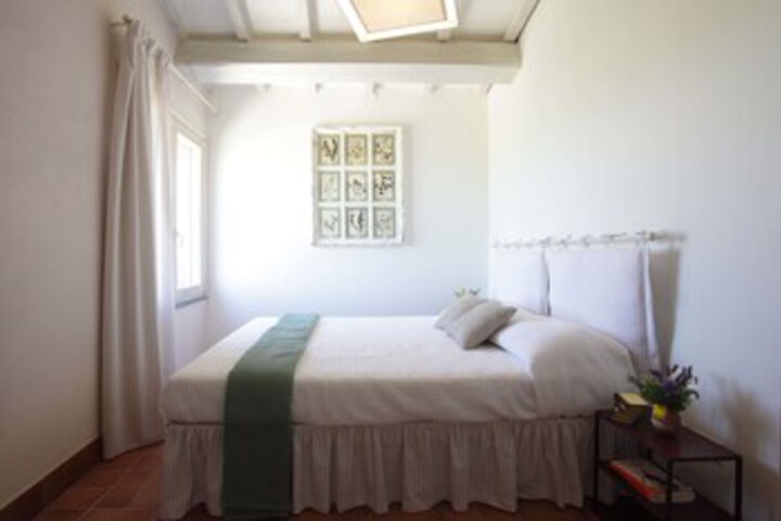 Room 32 of 47