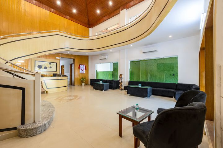 Hotel Interior 4 of 38