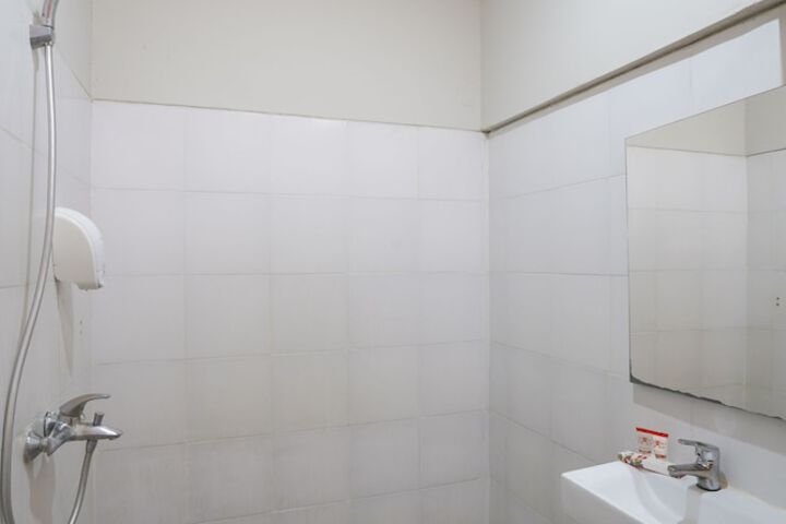 Room 12 of 19