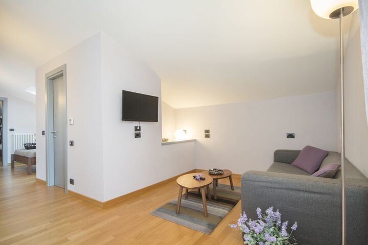 Room 15 of 32