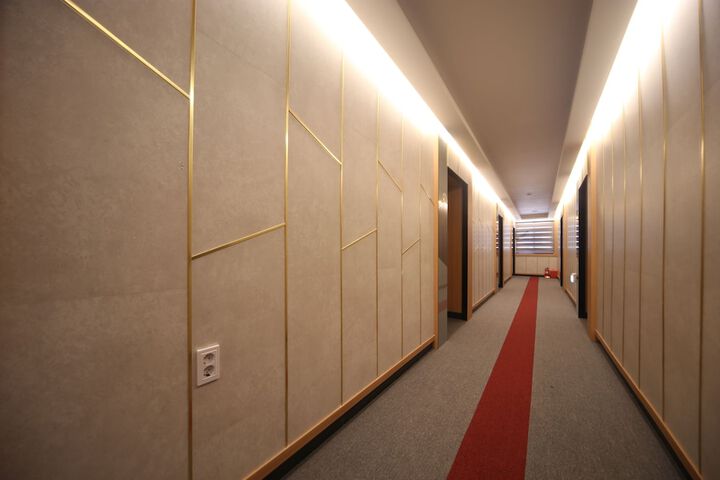 Ballroom/Hall 48 of 66