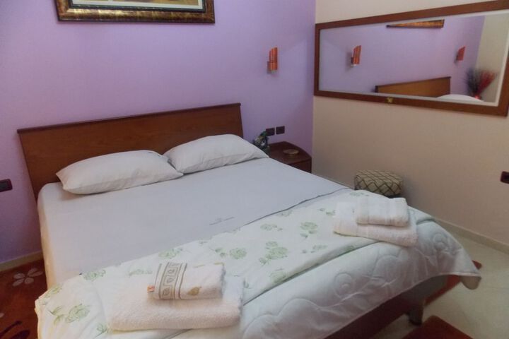 Room 2 of 64