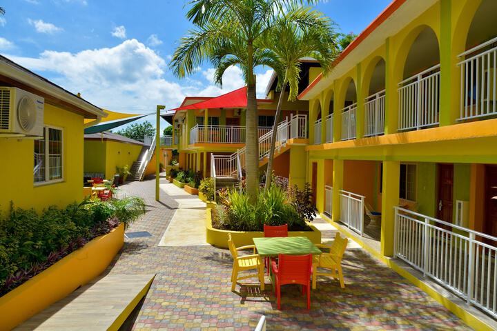 Hotel Exterior 53 of 61