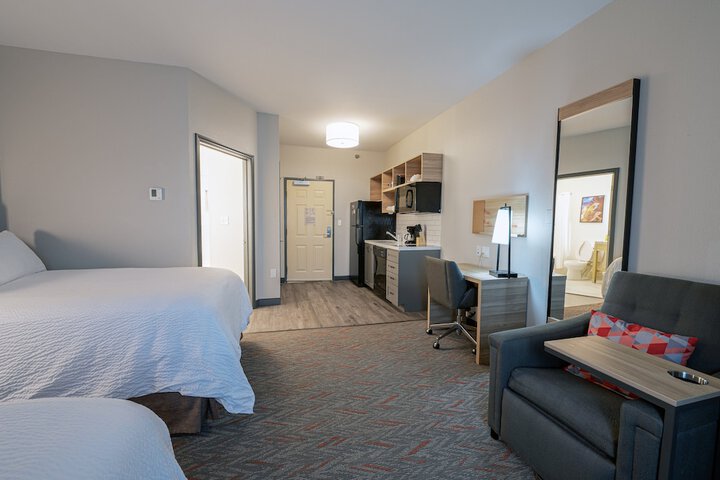 1 Queen Studio Suite (13 of 14)
