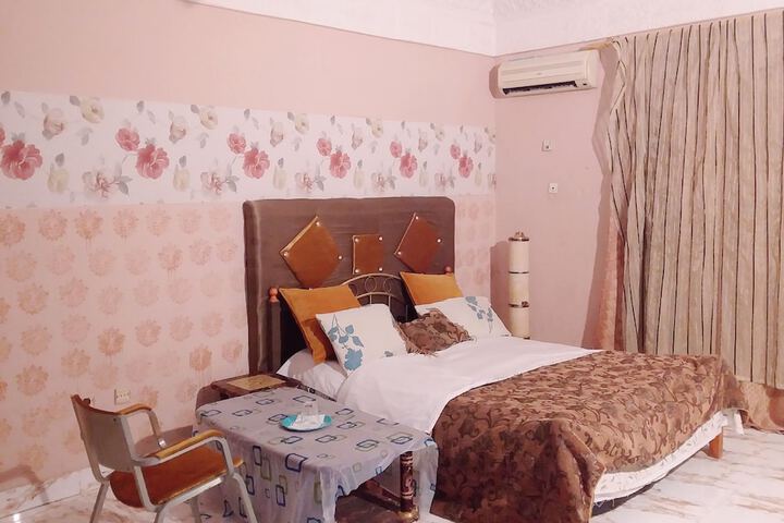 Room 4 of 24