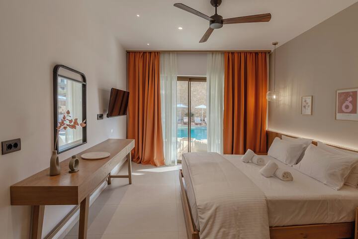 Room 40 of 77