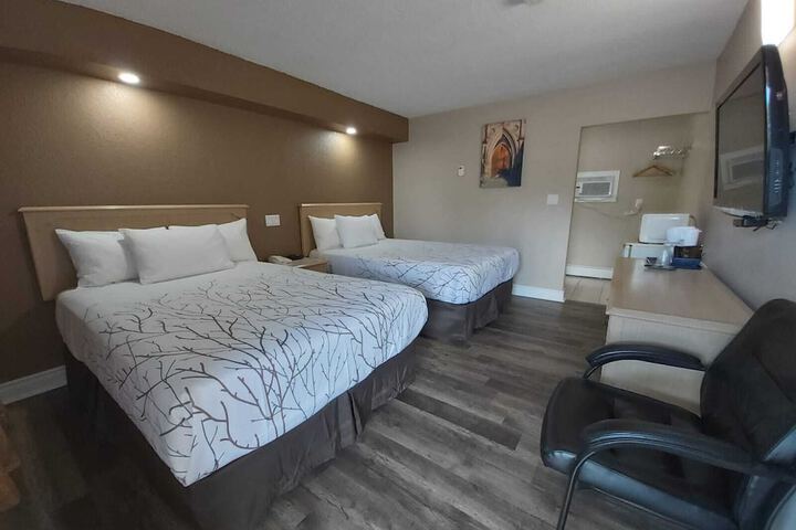 Room 5 of 32