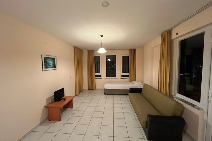 Room 13 of 44