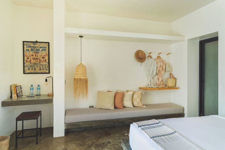Room 13 of 80