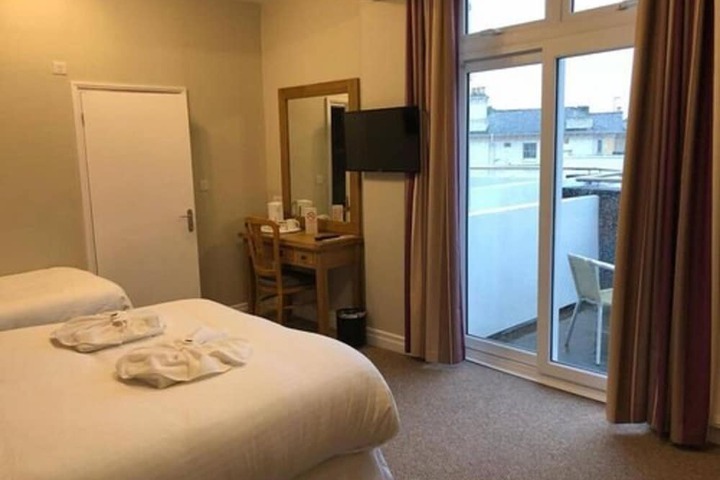 Room 48 of 92