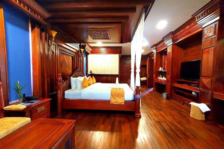 Room 4 of 129