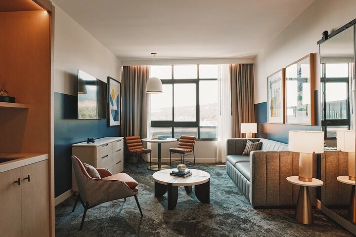 Room 9 of 62