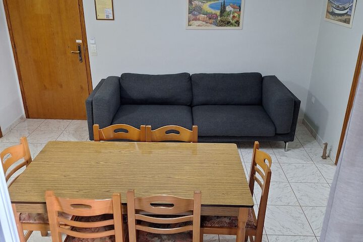 Room 120 of 192