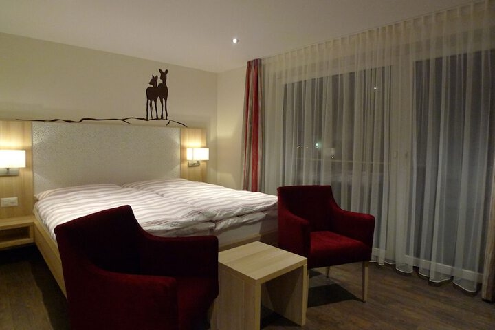 Room 3 of 110