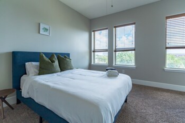 Room 220 of 251