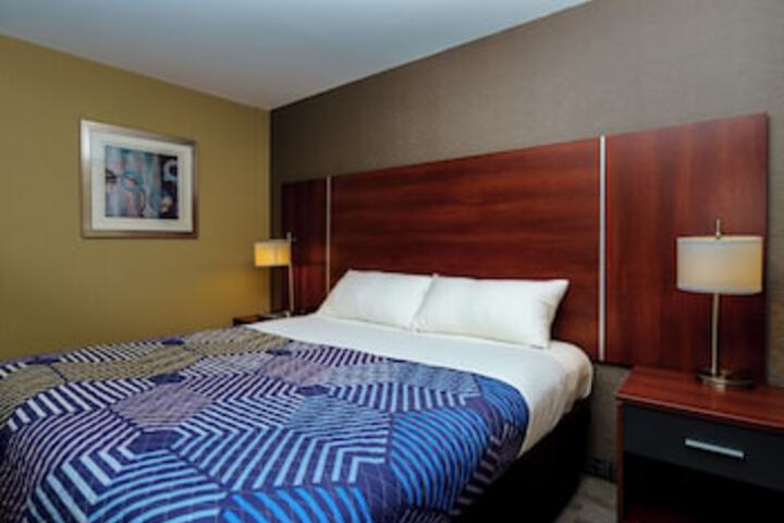 Room 25 of 60