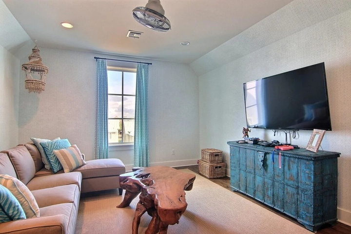 Room 3 of 25