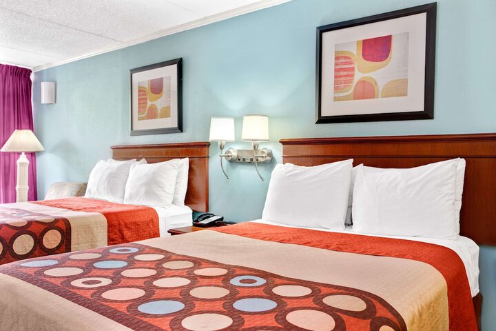 2 Double Beds (2 of 13)
