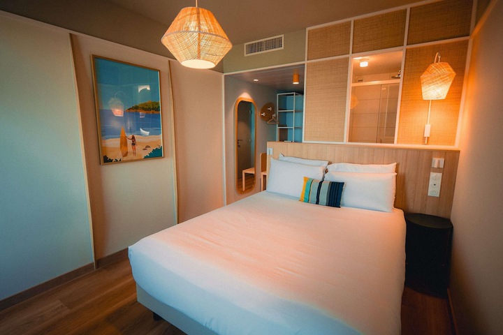 Room 15 of 65