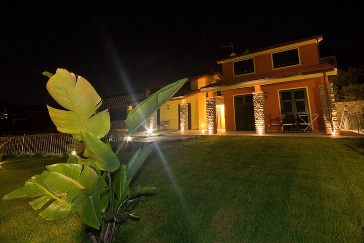 Hotel Exterior 41 of 53