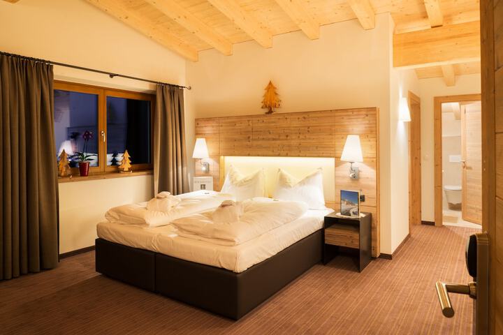 Room 2 of 112