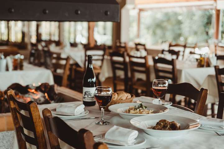 Dining 84 of 132
