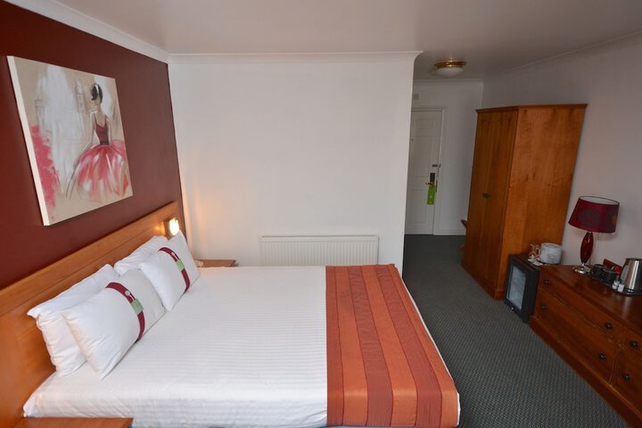 Room 18 of 81