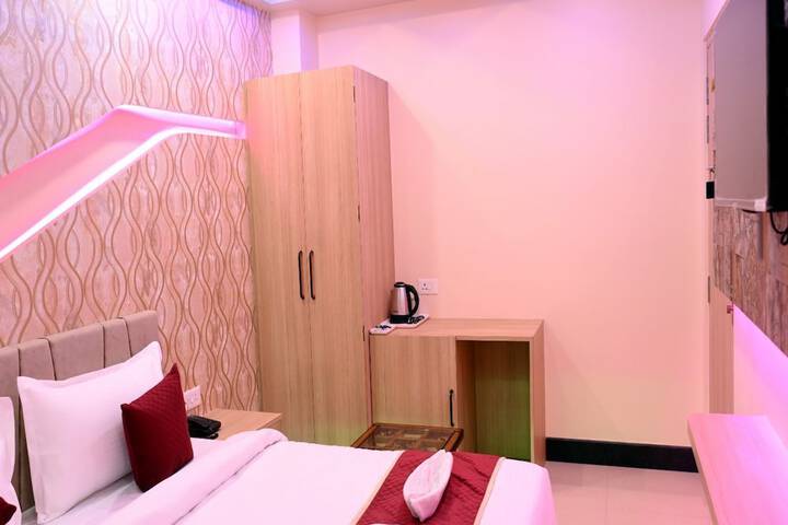 Room 44 of 77