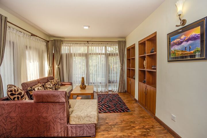 Room 10 of 14