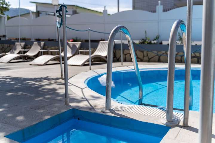 Pool 33 of 71