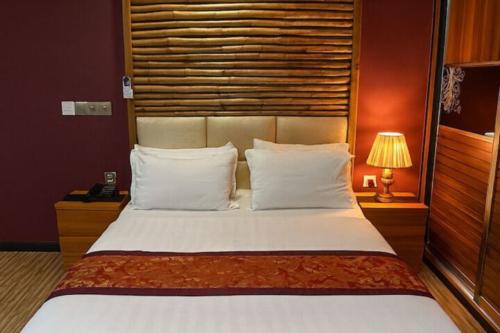 Room 16 of 24
