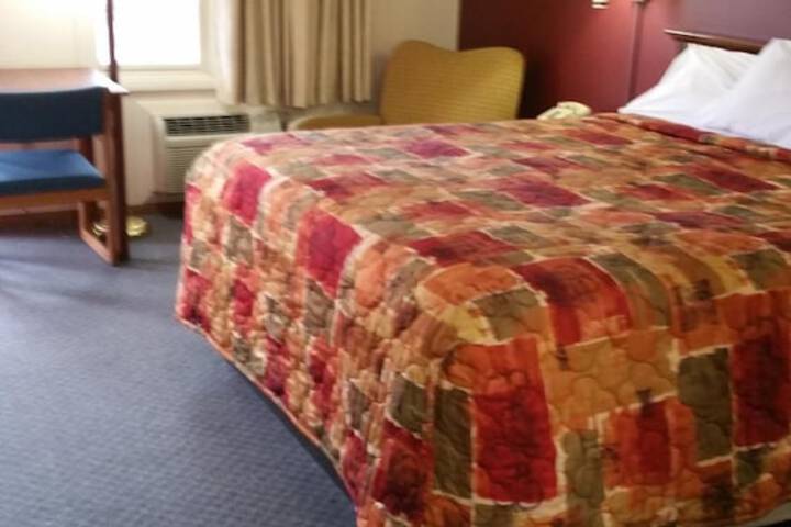 Room 10 of 25