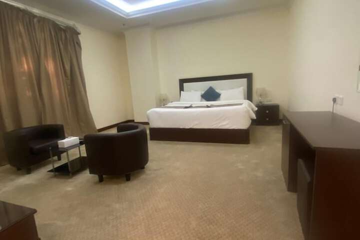 Room 10 of 15