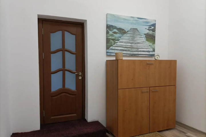 Room 2 of 9