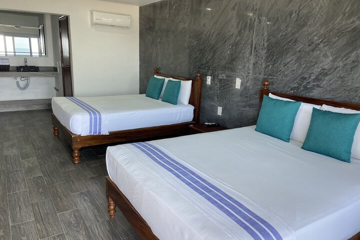 Room 27 of 48