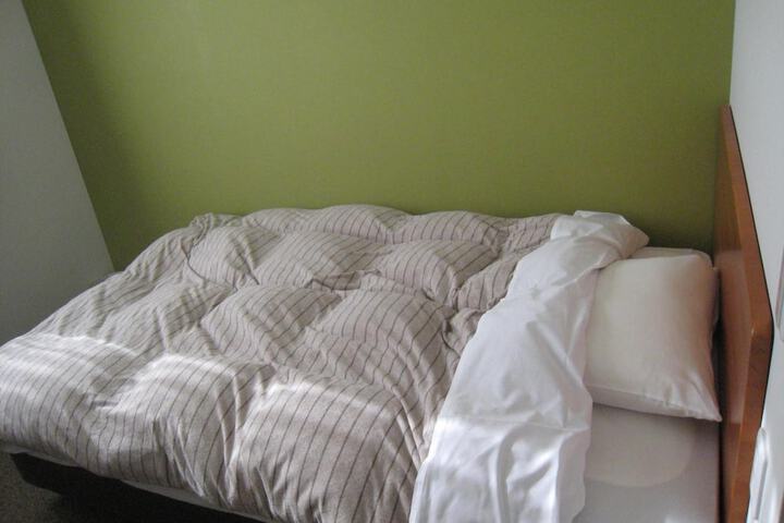 Room 14 of 80