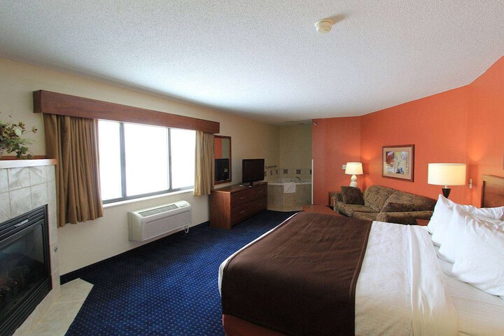 1 King Bed (15 of 19)