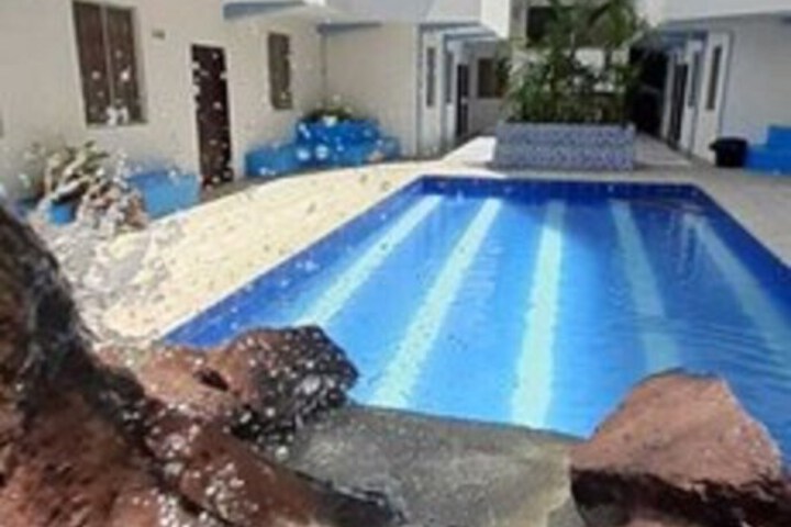 Pool 14 of 25