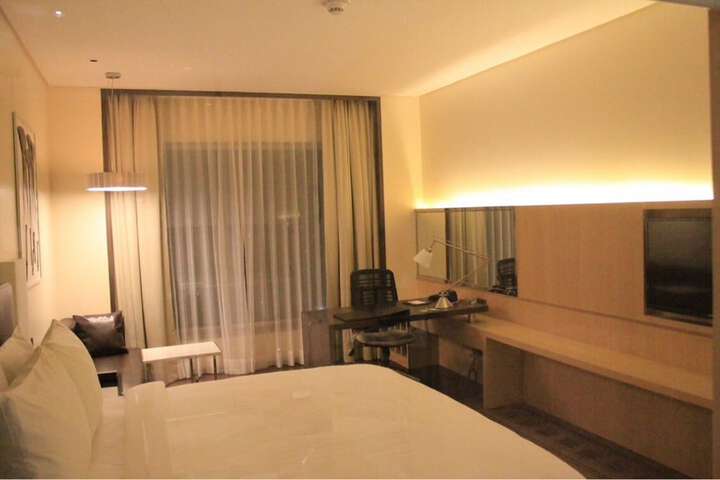 Room 7 of 63