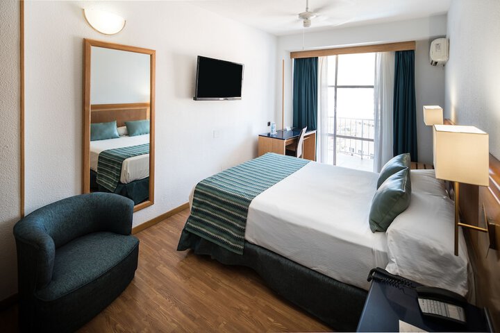 Room 5 of 48