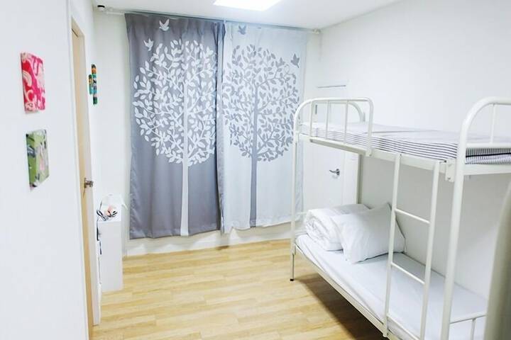 Room 7 of 49