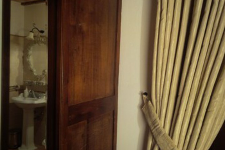 Room 51 of 66