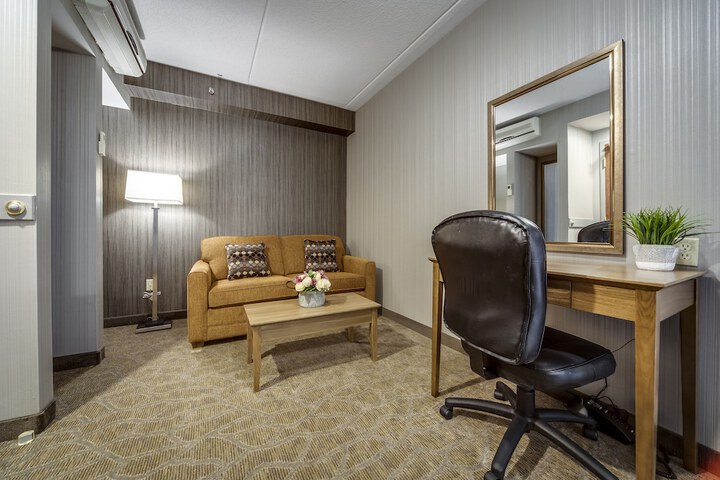 Room 12 of 69