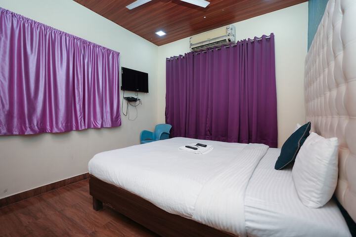 Room 8 of 38