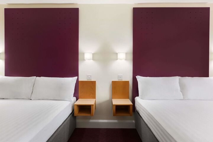 Room 8 of 22